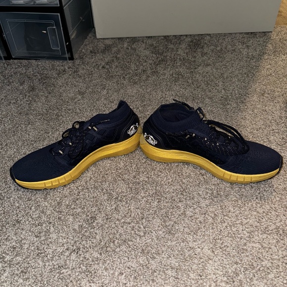 UNDER ARMOUR HOVR Phantom Exclusive Navy Version - Picture 4 of 6